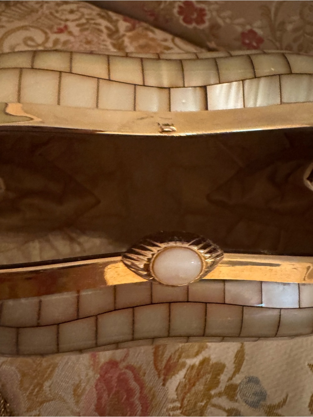 Vintage Mother Of Pearl Lucite Clutch Bag Evening Purse Gold Ivory - Picture 4 of 16